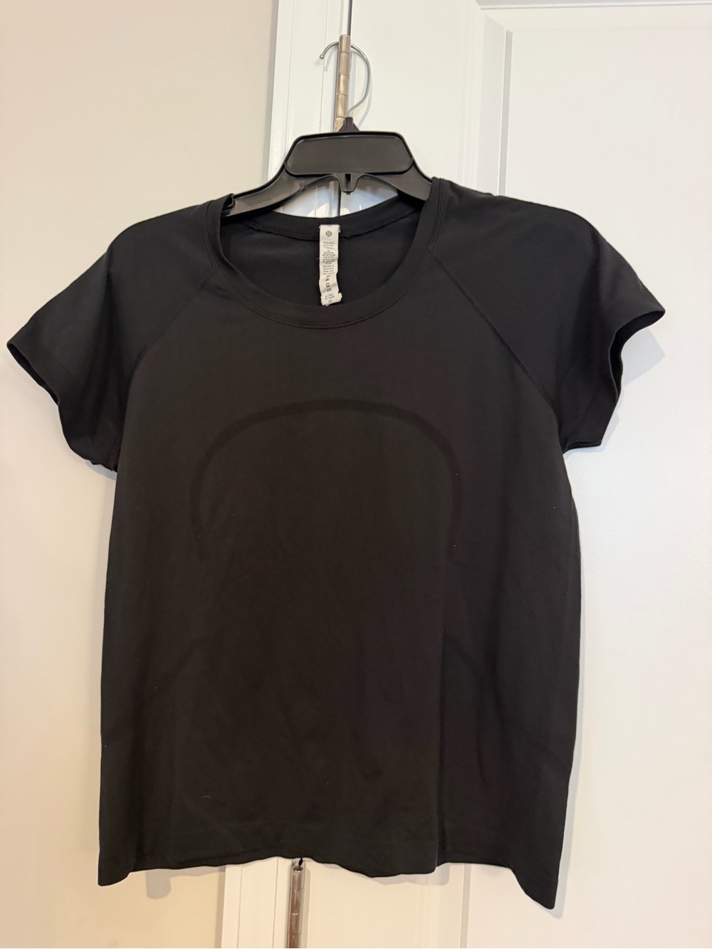Lululemon Swiftly Tech Black Short Sleeve Women’s Size 10